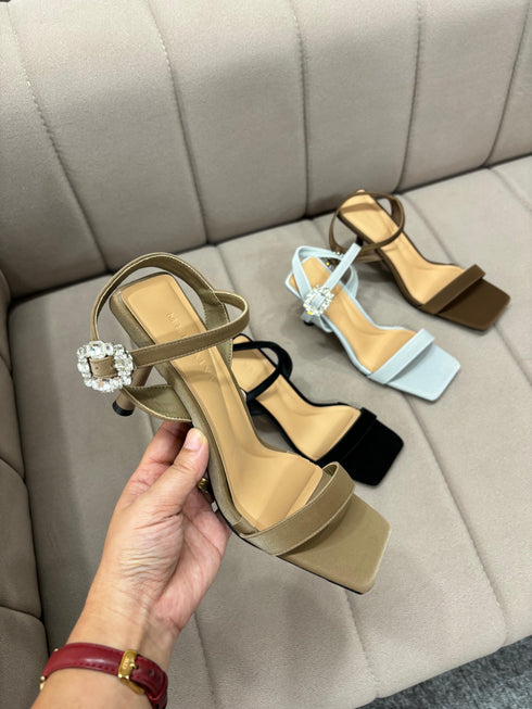Women Elegant Diamond Embedded Buckle Straps Heel